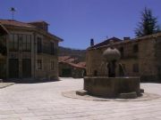 Plaza Mayor de Navacepedilla de Corneja. vila